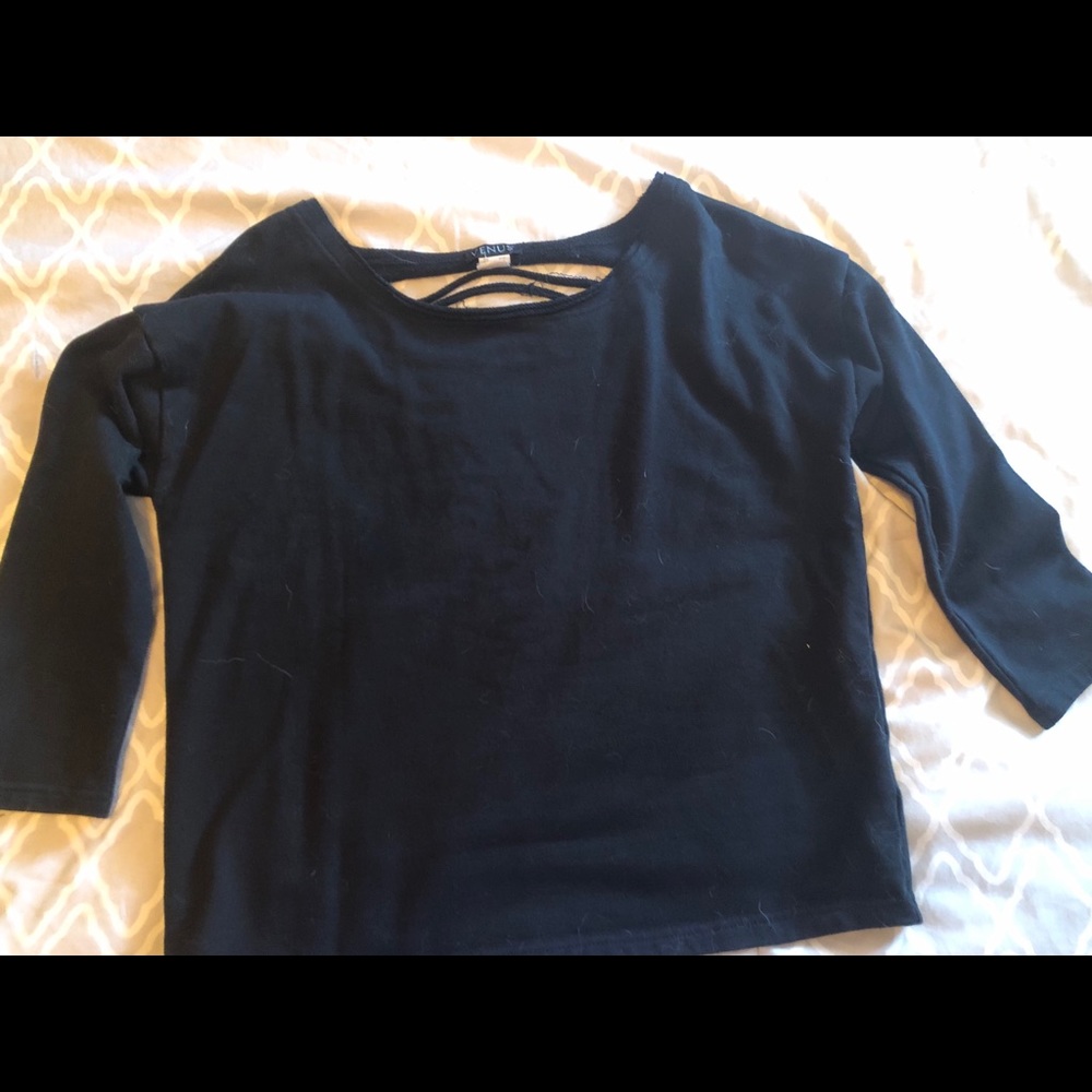 Black 3/4 sleeve sweatshirt
